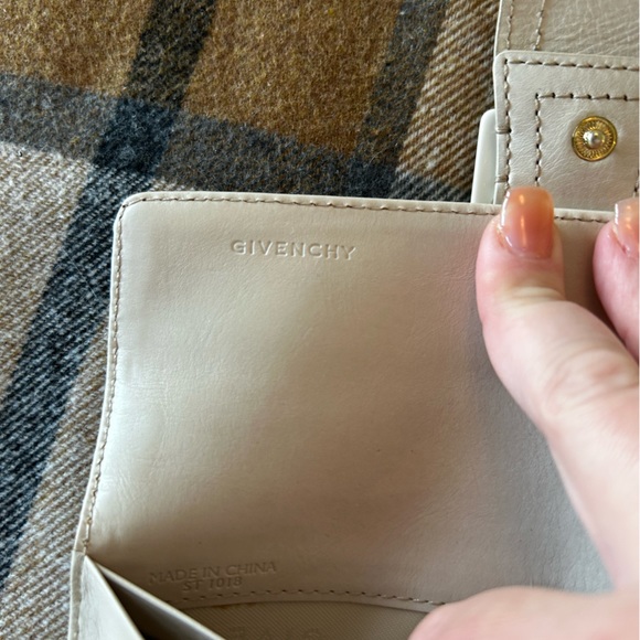 Givenchy Continental Wallet - cream - Picture 4 of 8
